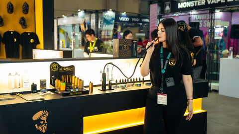elfbar elfa master akku Vape Expo Pakistan Start date Feb 07, 2025 End date Feb 09, 2025 Event  Timings: 12:00PM to 10:00PM Venue: Exhibition Hall-2 & 3 Glimpses of the  Day-1 @followers Highlights #vapeexpo2025 #vapeshop #vapelovers #